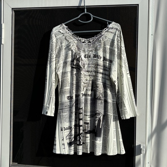 Women’s Tunic - Picture 2 of 6